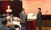 Sekretaris Komite Partai kota Hanoi, Pham Quang Nghi melakukan pertemuan dengan para diaspora Vietnam dan staf Kedubes Vietnam di Perancis