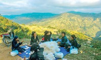 Musim tenun di dukuh Phung, provinsi Ha Giang