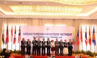 Deputi PM, Menlu Pham Binh Minh menghadiri acara pembukaan Konferensi Terbatas Menlu ASEAN 2016