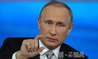 Presiden Vladimir Putin telah menjawab 80 pertanyaan dalam temu pergaulan online yang ke-14 dengan para warga Rusia