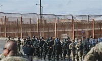 La gouverneure du Nouveau-Mexique retire les troupes de la Garde nationale de la frontière sud