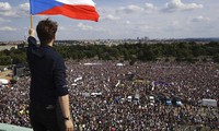 Imposante manifestation à Prague contre le Premier ministre