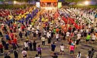 Huê: 3.000 personnes participent au jogging pour la santé publique