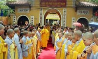 Vietnam ermöglicht Mönchen und buddhistischen Gläubigen, Religion zu folgen