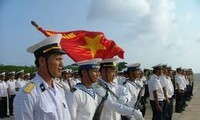 Fotoausstellung über die Insel Truong Sa in Hanoi