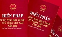 Bürger tragen zur Veränderung der Verfassung von 1992 bei