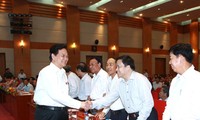 Premierminister Dung trifft Wähler der Stadt Haiphong