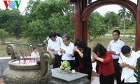 Vize-Parlamentspräsidentin Ngan besucht Friedhof in der Zitadelle Quang Tri 