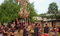 Traditionelle Hochzeitsfeier der Volksgruppe M’Nong