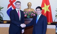 Vize-Premierminister Minh trifft Politiker aus Island und Belgien