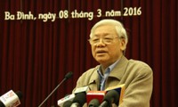 KPV-Generalsekretär Nguyen Phu Trong trifft Wähler in Hanoi