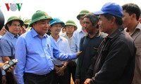 Vize-Premierminister Nguyen Xuan Phuc überprüft Dürre-Lage in Tay Nguyen