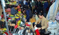 Besuch auf dem Vieng-Markt in Nam Dinh, um für Glück und Frieden zu beten