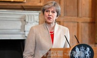 Wahl in Großbritannien: Theresa May konzentriert sich auf Sicherheitskontrolle