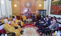 Tran Thanh Mam trifft Delegation des vietnamesischen Buddhistenverbandes