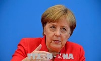 Russlands Präsident Putin trifft Bundeskanzlerin Merkel in Berlin