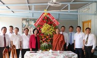 Vesak-Fest: Truong Thi Mai beglückwünscht Obermönche in Can Tho 