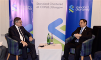 Premierminister Pham Minh Chinh trifft den Präsidenten der Bank Standard Chartered