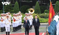 Gespräch zwischen Staatspräsident Vo Van Thuong und Südkoreas Präsident Yoon Suk Yeol