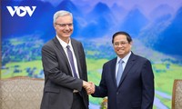 Premierminister Pham Minh Chinh trifft Frankreichs Botschafter Nicolas Warnery