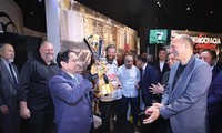 Premierminister Pham Minh Chinh besucht den Fußballklub Corinthians in São Paulo