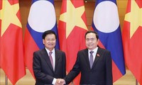 Parlamentspräsident Tran Thanh Man trifft Partei- und Staatschef von Laos