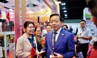 Vizepremierminister Tran Hong Ha nimmt an Internationalen Halal-Messe in Malaysia teil