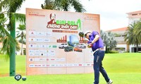 Mehr als 140 Golfer nehmen am Turnier zum 21. Jahrestag der vietnamesischen Unternehmer teil