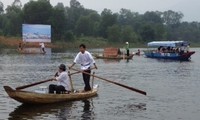 Schwimmender Markt des Südens gerade in Hanoi