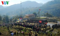 Frühlingsfest Gau Tao am Bergfuß Hoang Lien