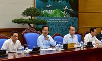 Premierminister Nguyen Tan Dung: 2015 soll Vietnam Zollformalitäten verstärkt reduzieren