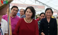 Parlamentspräsidentin Nguyen Thi Kim Ngan besucht Messe der Gemeindeprodukte in Quang Ninh