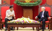 Philippinischer Präsident Duterte schließt offiziellen Vietnam-Besuch ab