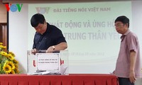 Ganzes Land richtet Aufmerksamkeit auf Flutopfer in Zentralvietnam