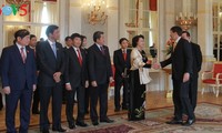 Parlamentspräsidentin Nguyen Thi Kim Ngan trifft Ungarns Präsident Áder und Premierminister Orbán