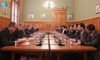 Ergebnisse des Vietnam-Ungarn-Gespräches auf einer Pressekonferenz mitgeteilt