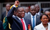 Emmerson Mnangagwa zum Präsidenten Simbabwe vereidigt 