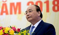 Premierminister Nguyen Xuan Phuc leitet Regierungssitzung für Dezember 