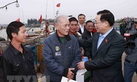 Parlamentspräsident besucht Fischer in Quang Binh