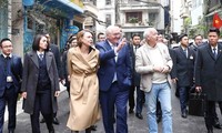 Deutsche Bundespräsident Frank-Walter Steinmeier besucht Literaturtempel und die Stadt Hanoi