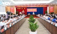 Premierminister Pham Minh Chinh tagt mit der Parteileitung von Binh Duong