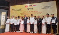 Übergabe der Stipendien des Bundeslands Hessen an Studierende in Hanoi und Umgebung