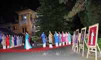 100 Models treten in Bilderausstellung und Ao-Dai-Show in Da Lat auf