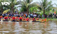Mini-Ngo-Bootsrennen zum Sene-Dolta-Fest in Can Tho