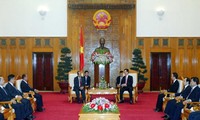 PM Vietnam, Nguyen Tan Dung menerima delegasi tingkat tinggi Laos