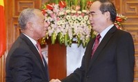 Deputi PM Vietnam, Nguyen Thien Nhan menerima Direktur NASA