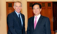 PM Vietnam, Nguyen Tan Dung menerima mantan PM Inggris, Tony Blair