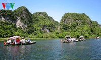 Kompleks pemandangan alam Trang An, provinsi Ninh Binh akan menyambut piagam pusaka UNESCO pada 23 Januari 2015