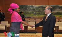 Ketua MN Vietnam, Nguyen Sinh Hung menerima Ketua Majelis Rendah Afrika Selatan