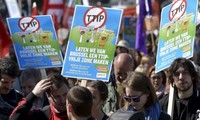 Rakyat Eropa memprotes Perjanjian TTIP